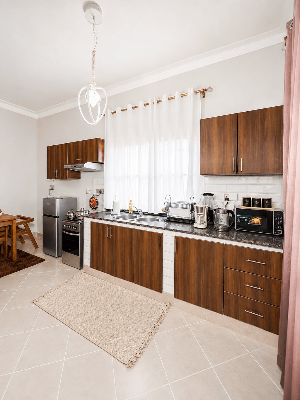 One-Bed Apartment 1 kitchen