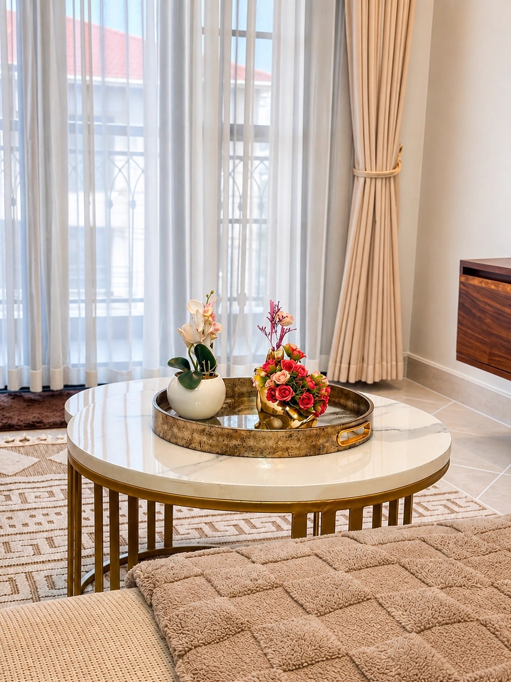 Coffee table detail